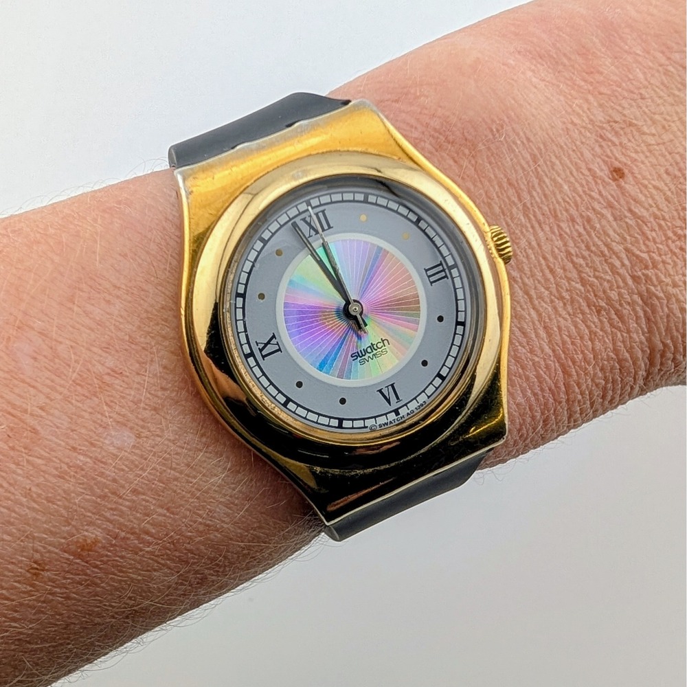 1993 Swatch Irony Odalisque YLG102 Holographic Dial Watch 33mm Unisex